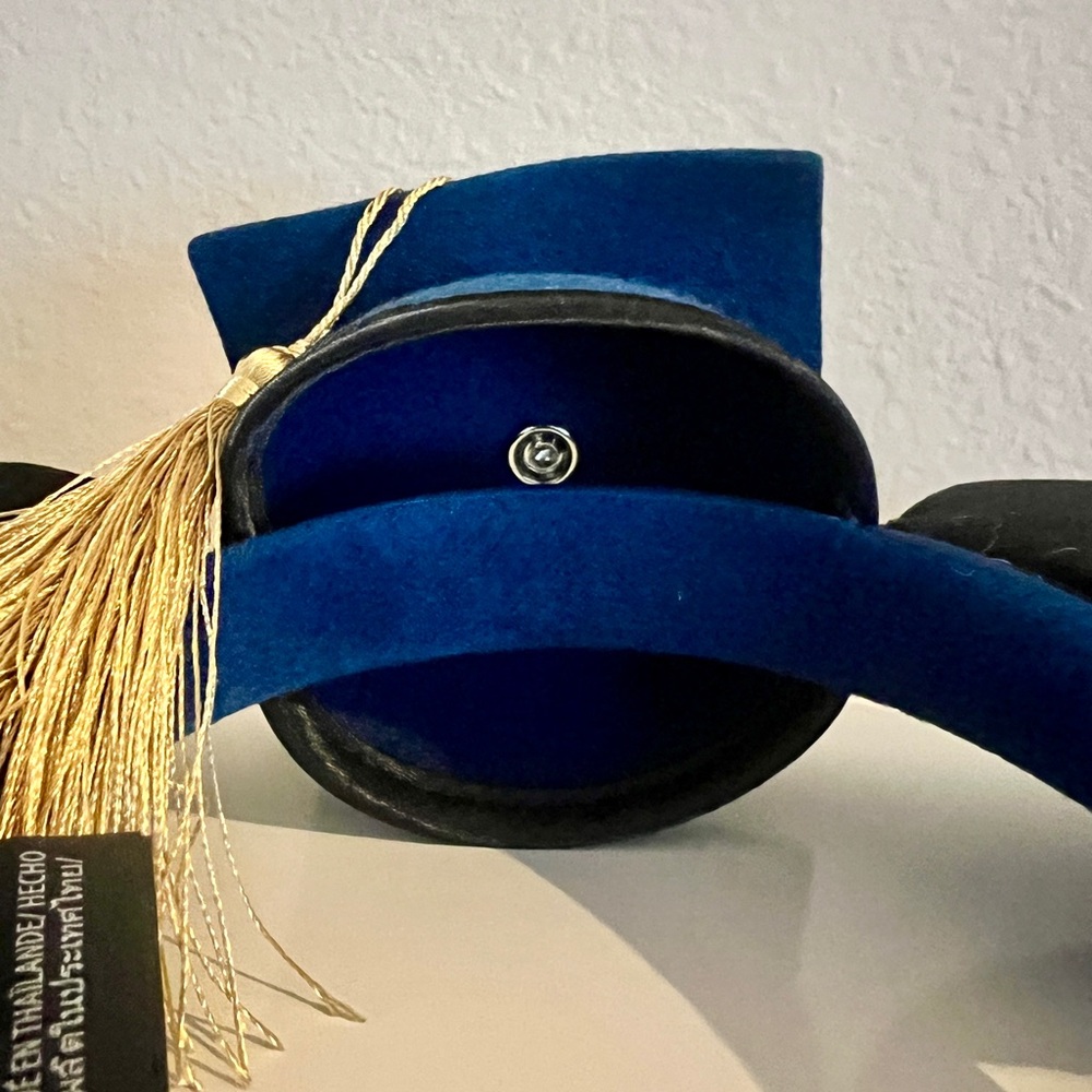 Disney Graduation Minnie Ears - Picture 4 of 5